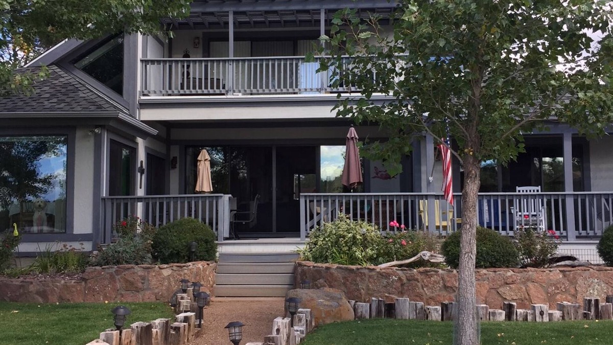 Pinetop-Lakeside House | A Lakefront Luxury Mountain Home on Rainbow Lake