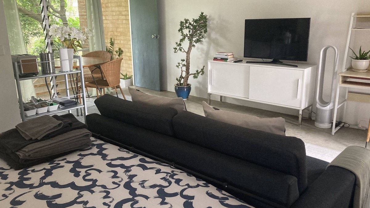 Annandale Apartment | A leafy Treehouse in the heart of Annandale
