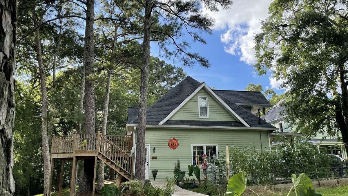 Snellville Apartment | A little hamlet for a writer or reader