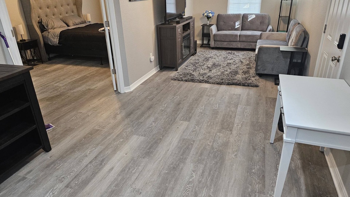 Uniontown House | A Little slice of heaven right off interstate i40 and i540 super quiet