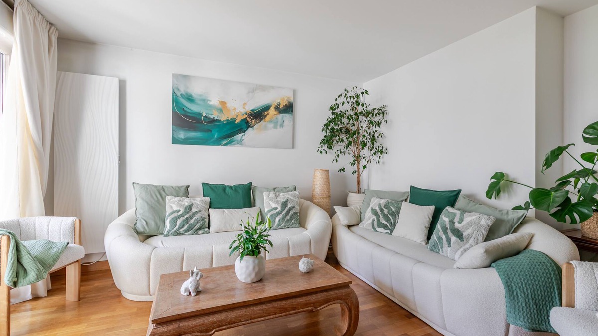 Saint-Lambert Apartment | A little sun in Paris with balconies, 15 minutes from Porte de Versailles