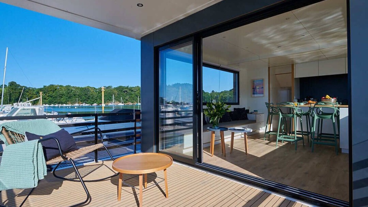 Guidel-Plages Boat Rental | A lodge boat at Guidel-Plages marina