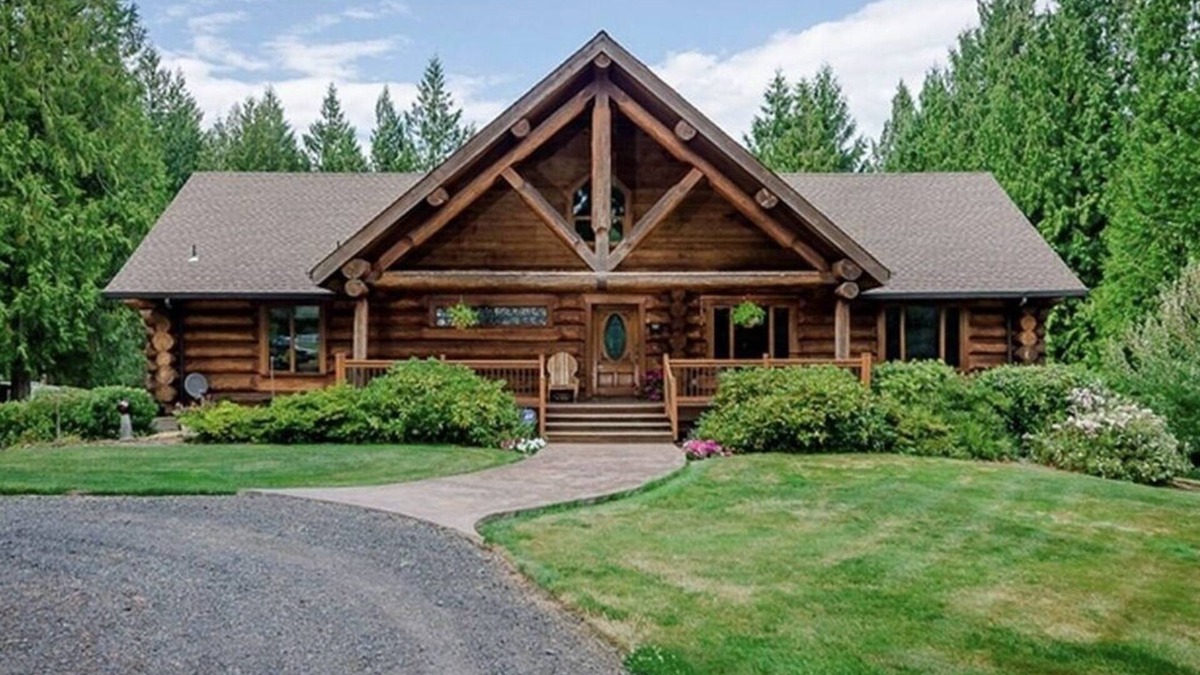 Ridgefield Cabin | A Log House in a Private Forest with Hot Tub!