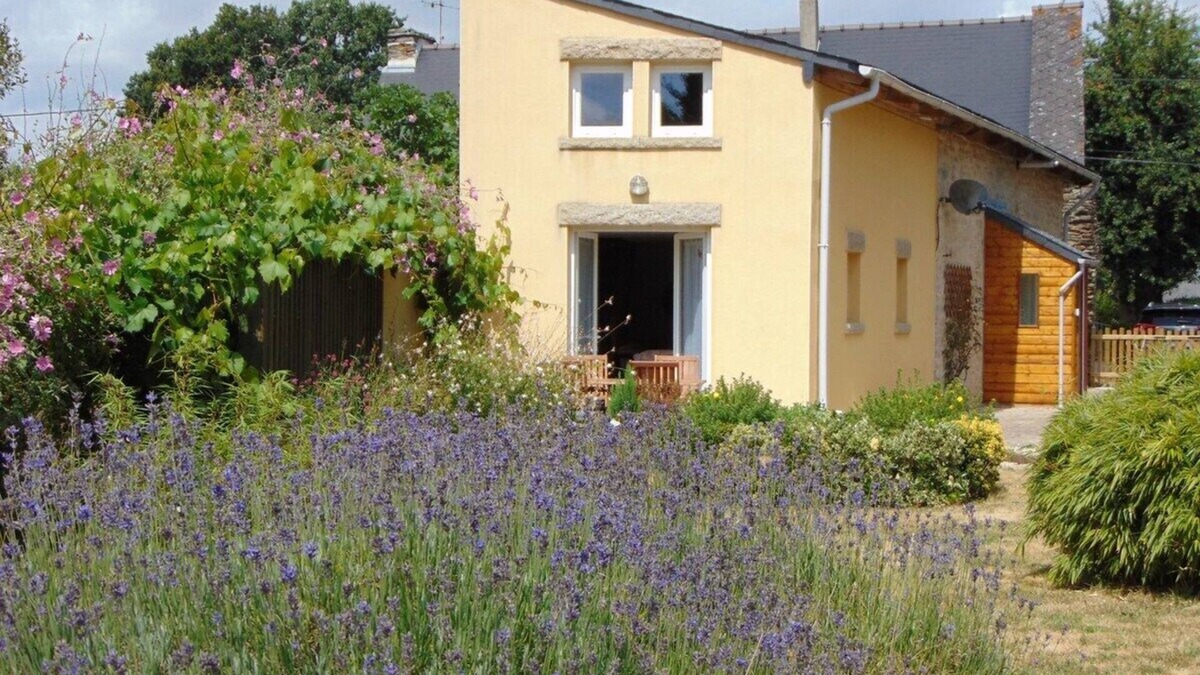 Guillac House | A lovely 4 bed characterful house, in a peaceful rural setting.