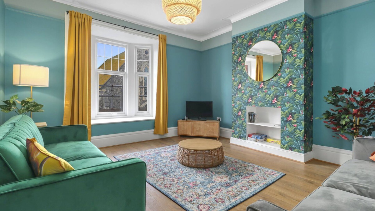 Seaford Apartment | A Lovely, Luxury flat close to attractions and beach