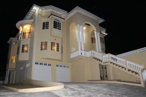 IronShore Estates Villa | A Luxurious 4-Bedroom Private Villa with Games Room, Theatre & Modern Art