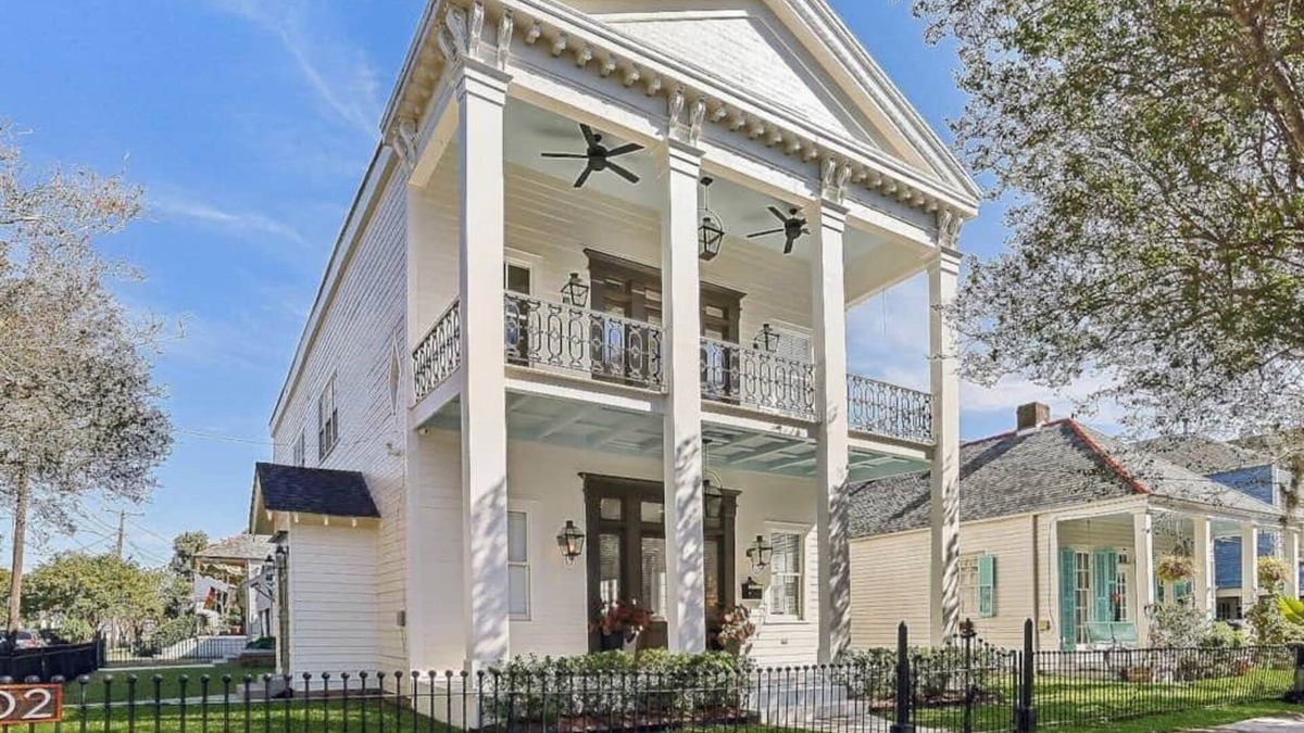 Algiers Bed & Breakfast | A Luxurious Bed and Breakfast in the Heart of Algiers Point.