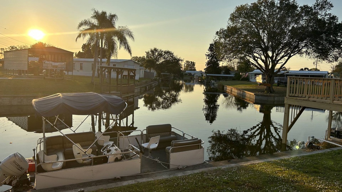 Buckhead Ridge House | A luxurious get away on the canal of Lake Okeechobee.