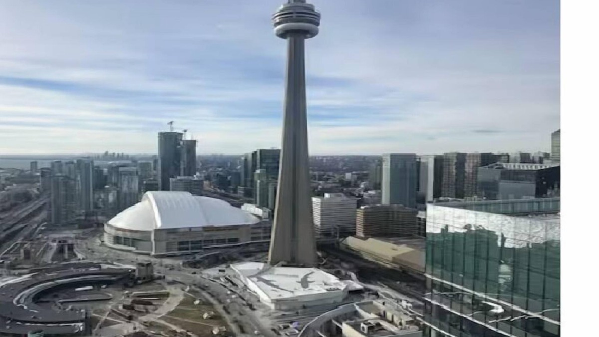 Central Waterfront Condo | A luxury condo in downtown Toronto with CN Tower View