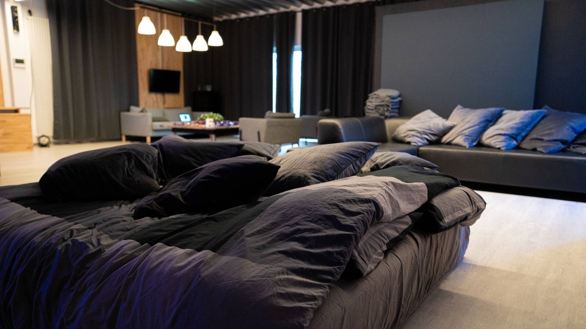 Den Dam Apartment | A luxury loft in Antwerp with more than 2500 square feet open space!