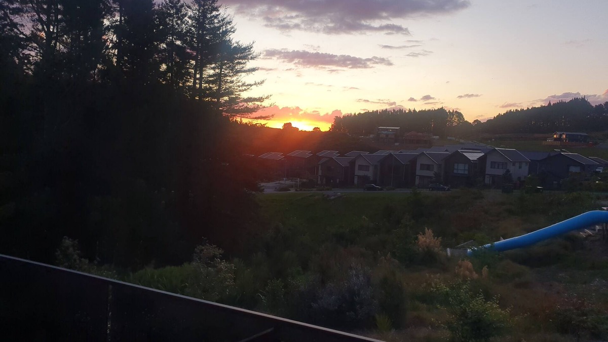 Orewa House | A magic place for this summer , a very peacefull place , 5 min to Orewa beach .