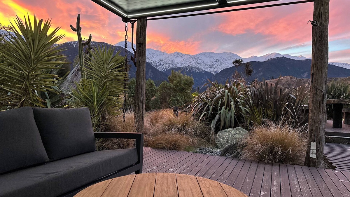 Hapuku House | A Magical place to relax and unwind. Nature on your back door step on 5 acres.