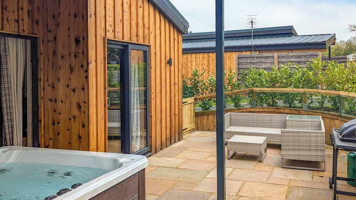 Chirk Bank Ski Chalet | A magnificent bespoke lodge perfect for a family escape with pets.