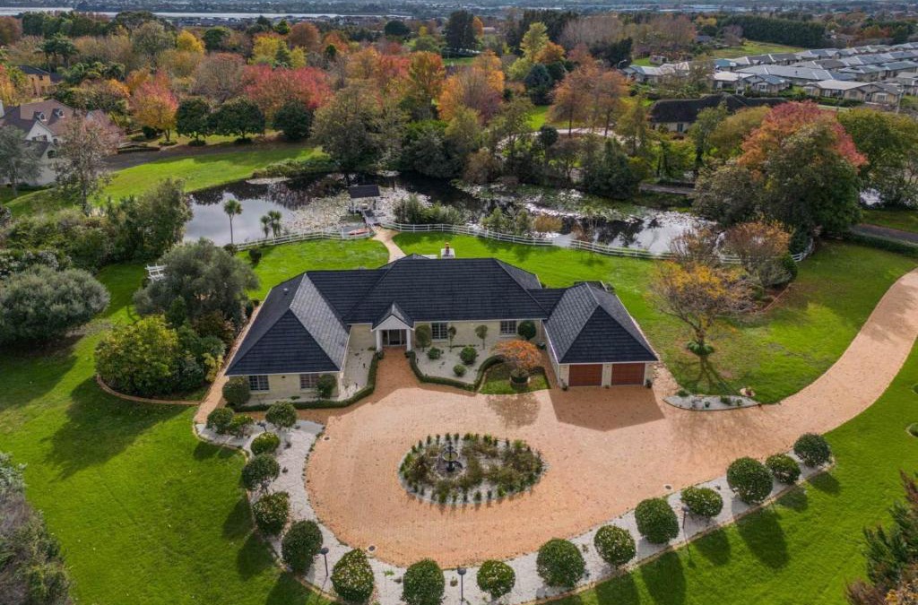Papakura Villa | A Majestic Slice of Heaven