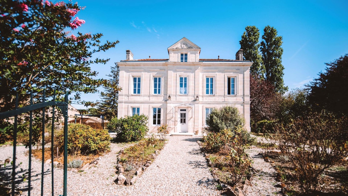 Verac House | A mansion just for you