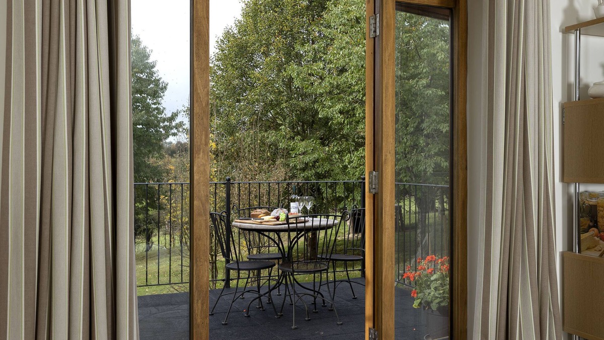 Leominster Cottage | A marketing that sleeps 4 guests in 2 bedrooms