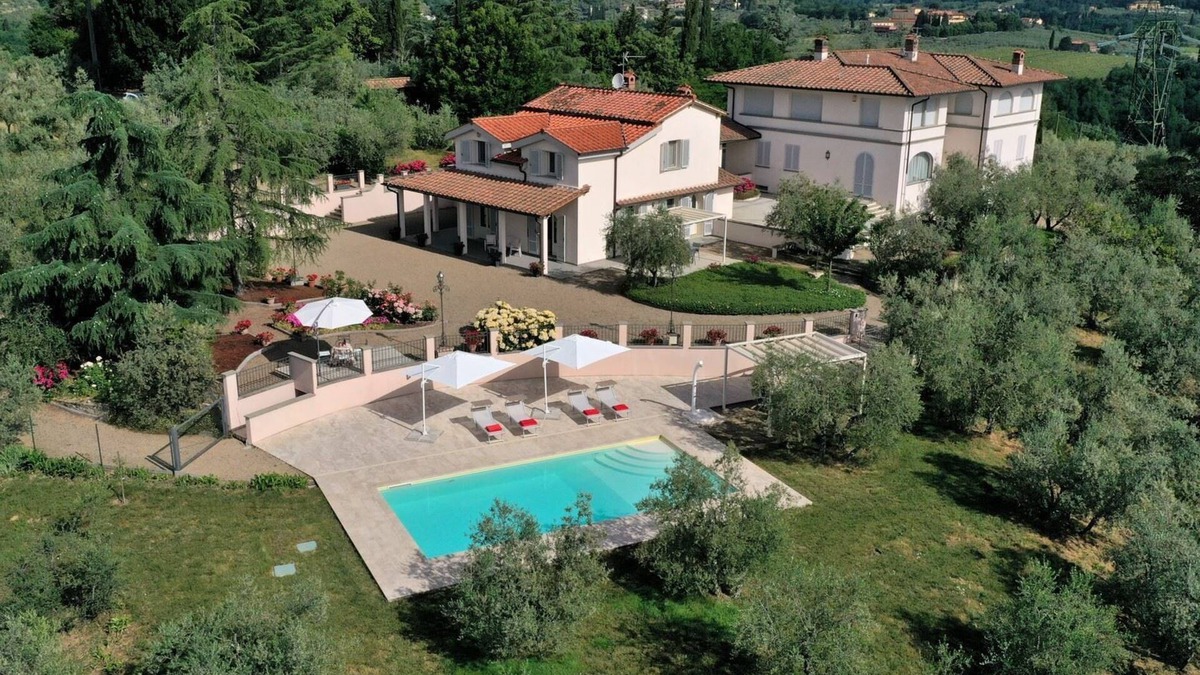 Figline e Incisa Valdarno Villa | A modern villa in the Florentine Chianti with private pool and amazing views.