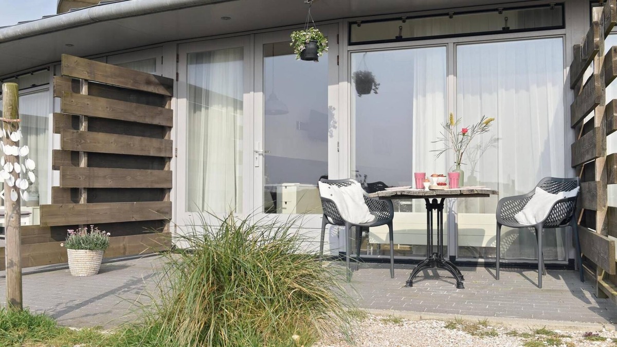 Wesselerbrink House | A modern, fresh studio for 2 persons and a baby, within walking distance of the beach and sea and of the pleasant village centre of Callantsoog.