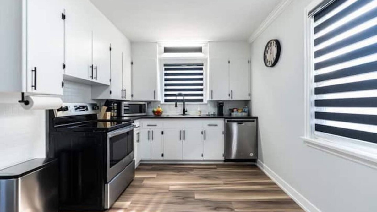 St. Catharines House | A Modern Home Sleek Design & Secondary Suite