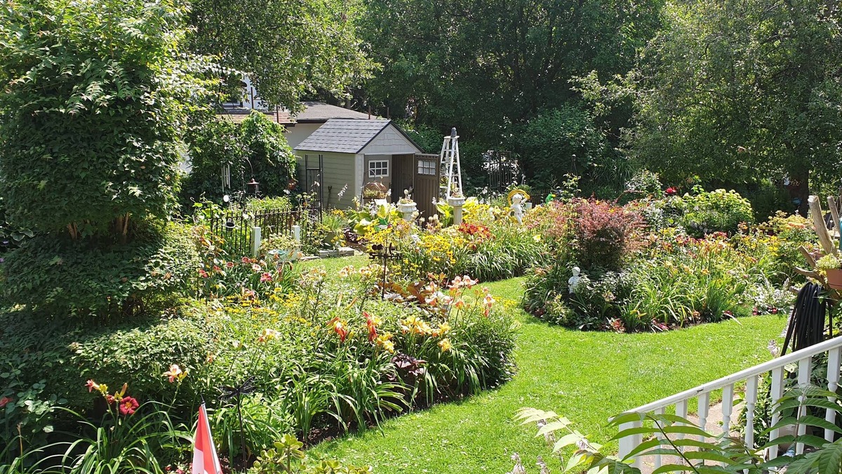 Niagara Falls Bed & Breakfast | A Moment in Time Bed & Breakfast
