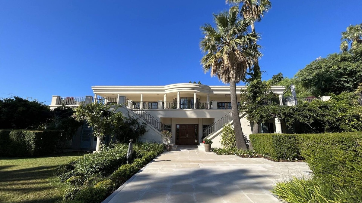 Cap-d'Antibes House | A most beautiful villa located right in the middle of Cap d’Antibes