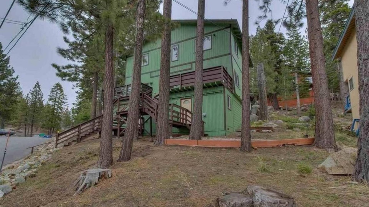 Tahoe Village House | A Mountain Getaway! Charming and Cozy and perfect weekend escape!