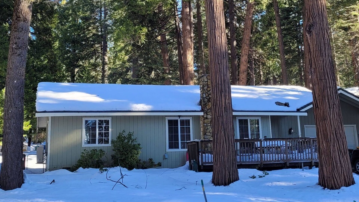 Pollock Pines House | A Mountain Rose, near APPLE HILL, wine, Jenkinson LAKE, swim, snow, FUN! EVs