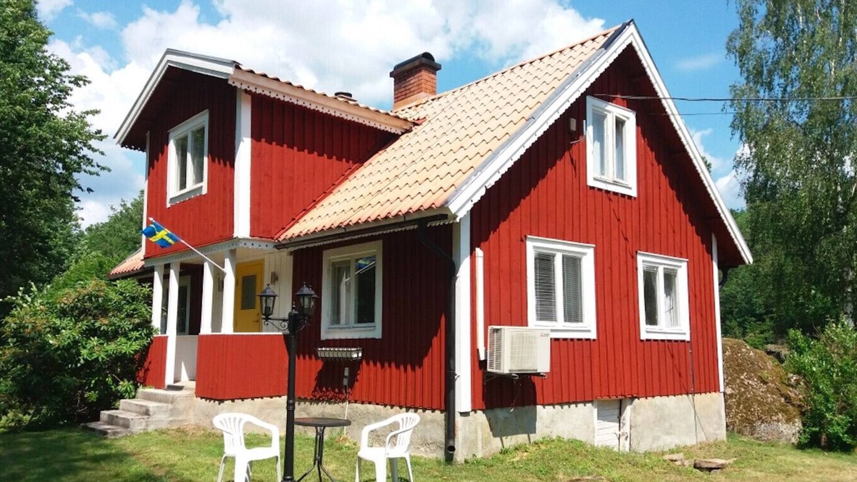 Tving House | A natural paradise by a small lake in southern Sweden