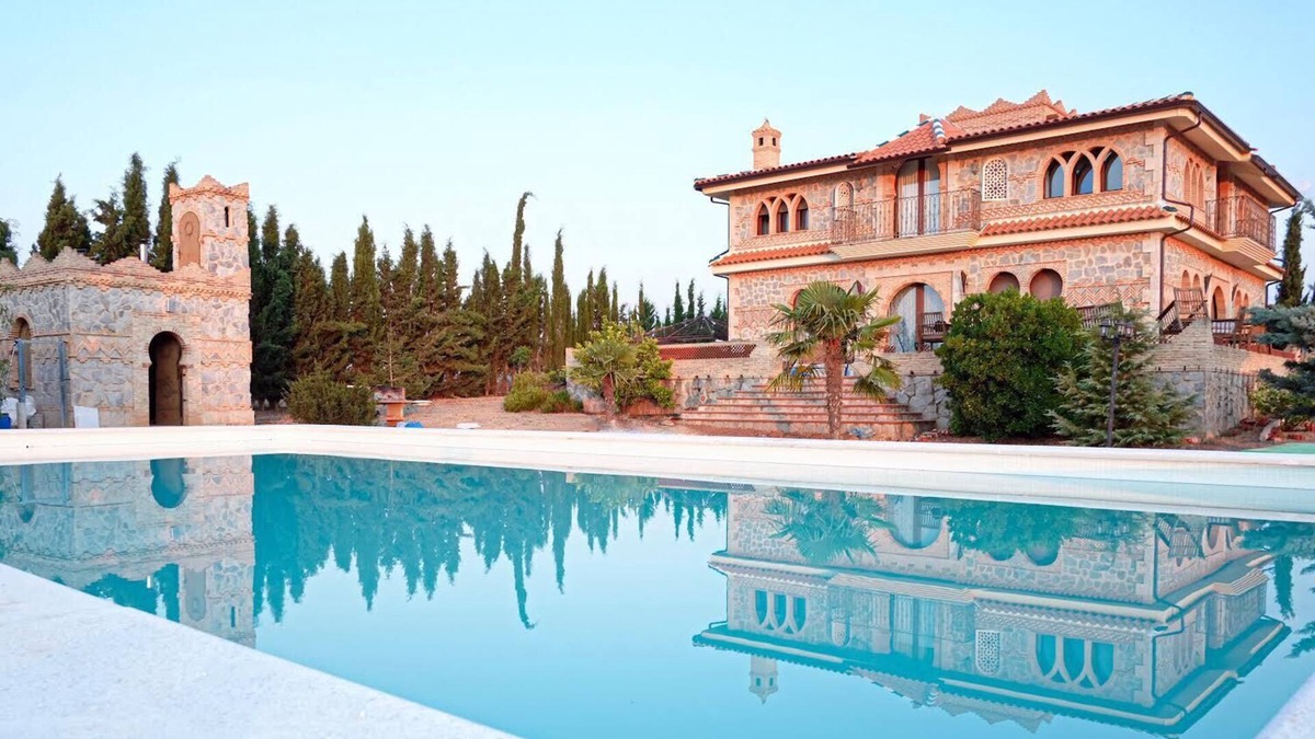 Puebla de Almenara Villa | A Nazarí patio in Castilla la Mancha