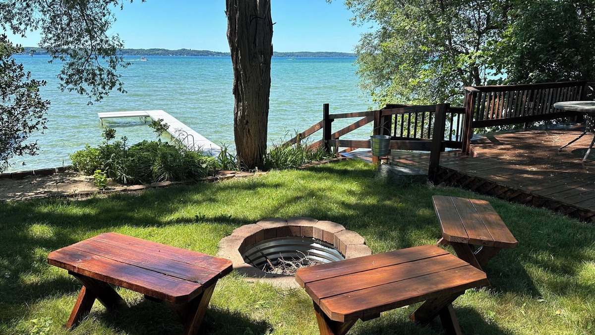 Alden Cottage | A New listing 2024! Blue Dream Cottage on Torch Lake
