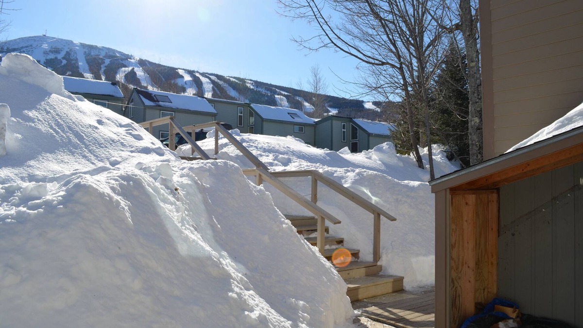 Carrabassett Valley Condo | A+ on slope accommodation