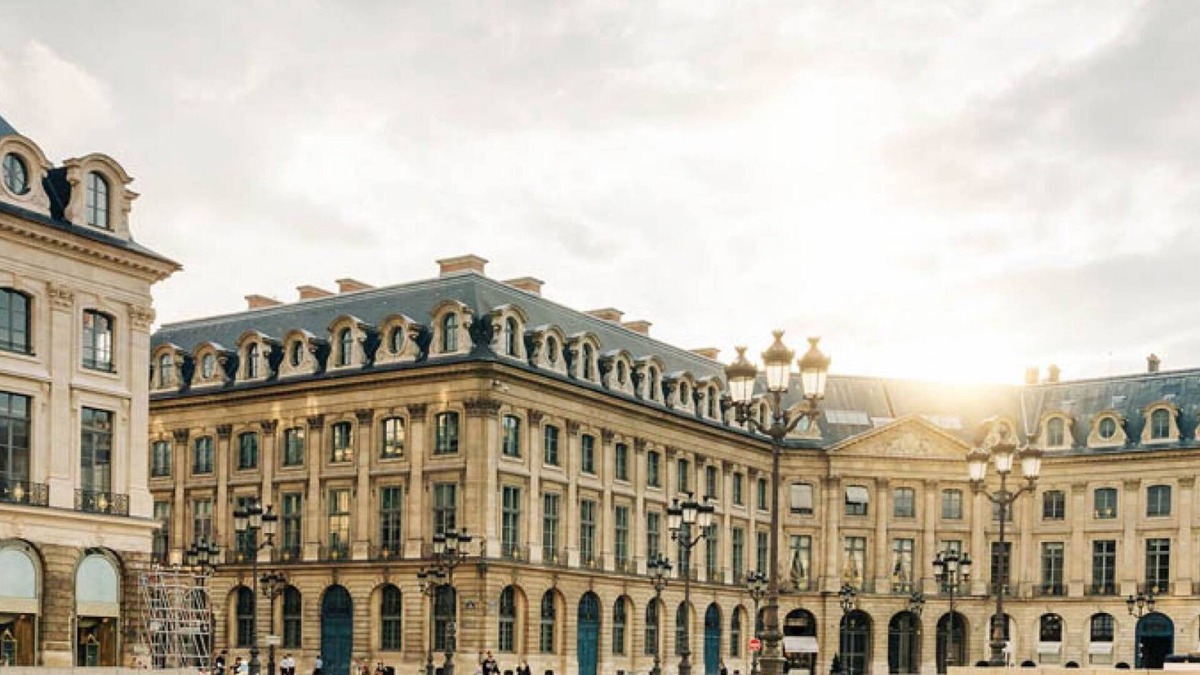 Saint-Germain-l'Auxerrois Apartment | A Parisian Reverie: The Ultimate Luxe Escape Beside the Tuileries & Louvre