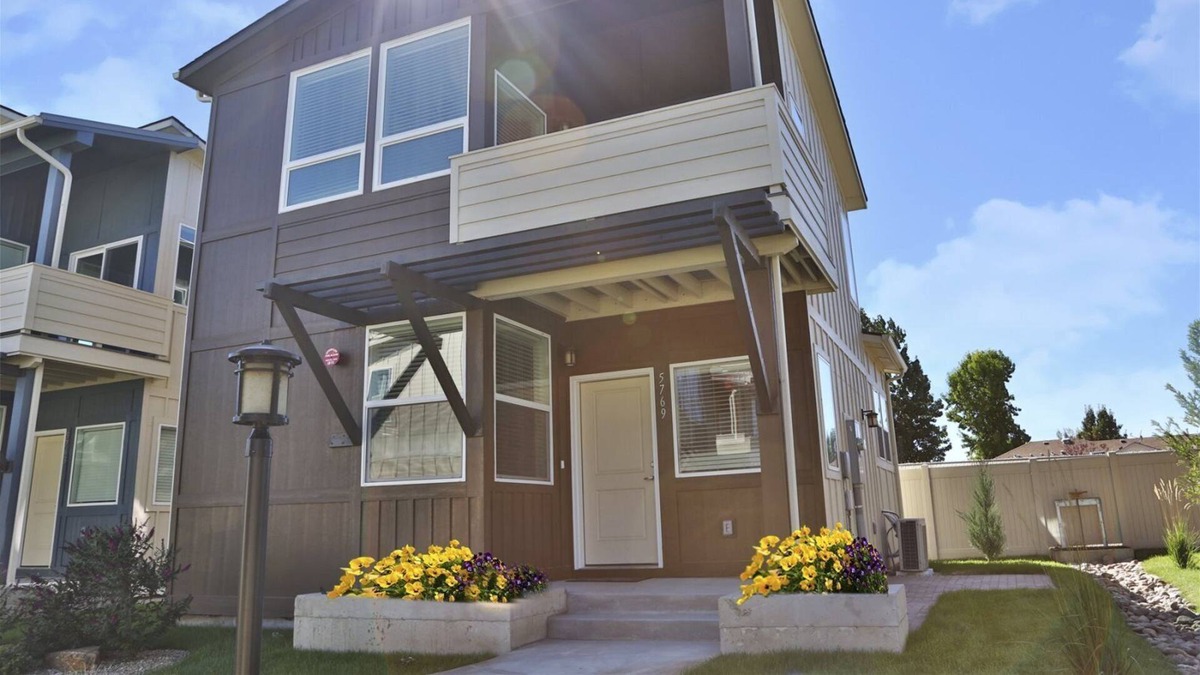 Boise Villa | A park-like setting in this BRAND NEW build near the river