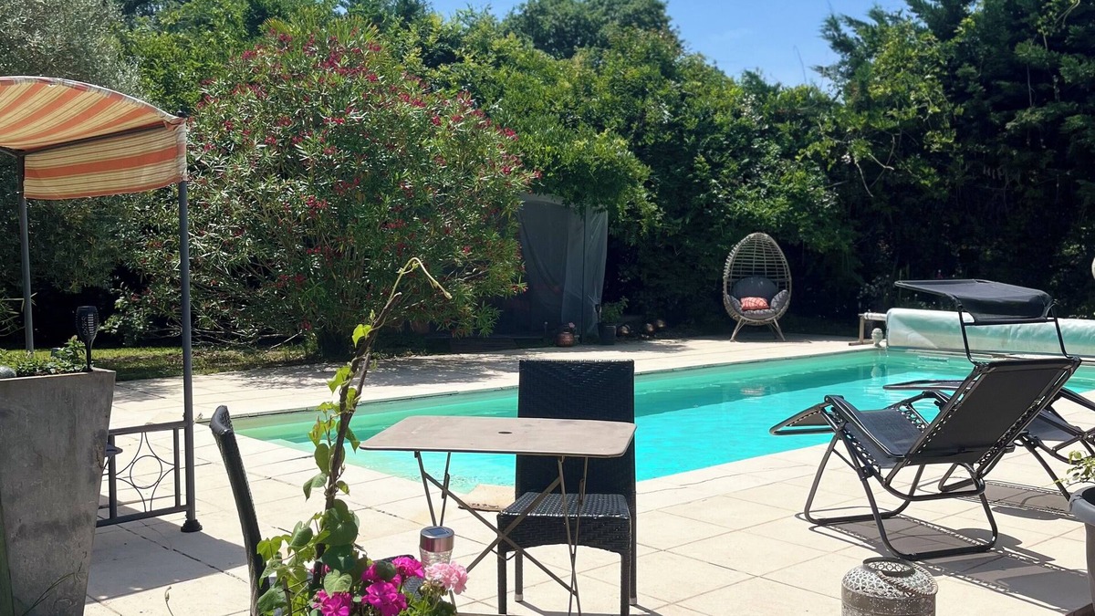Tresses Bed & Breakfast | A peaceful haven with swimming pool, 20 minutes from Bordeaux and its vineyards.