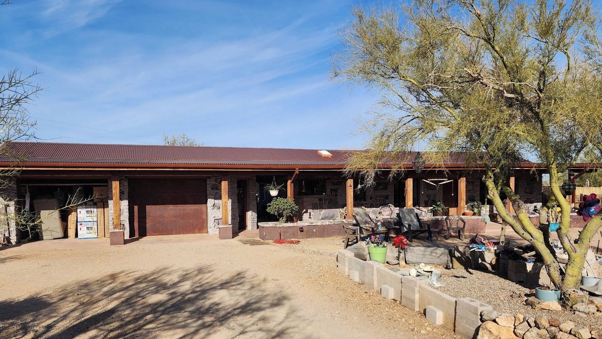 Tucson House | A peaceful property nestled at the base of the beautiful Tucson Mountains