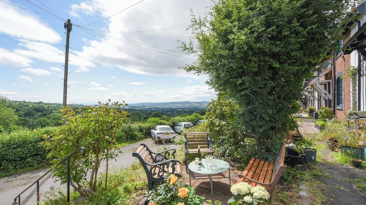 Farden Cottage | A Peaceful Retreat in the Shropshire Countryside.
