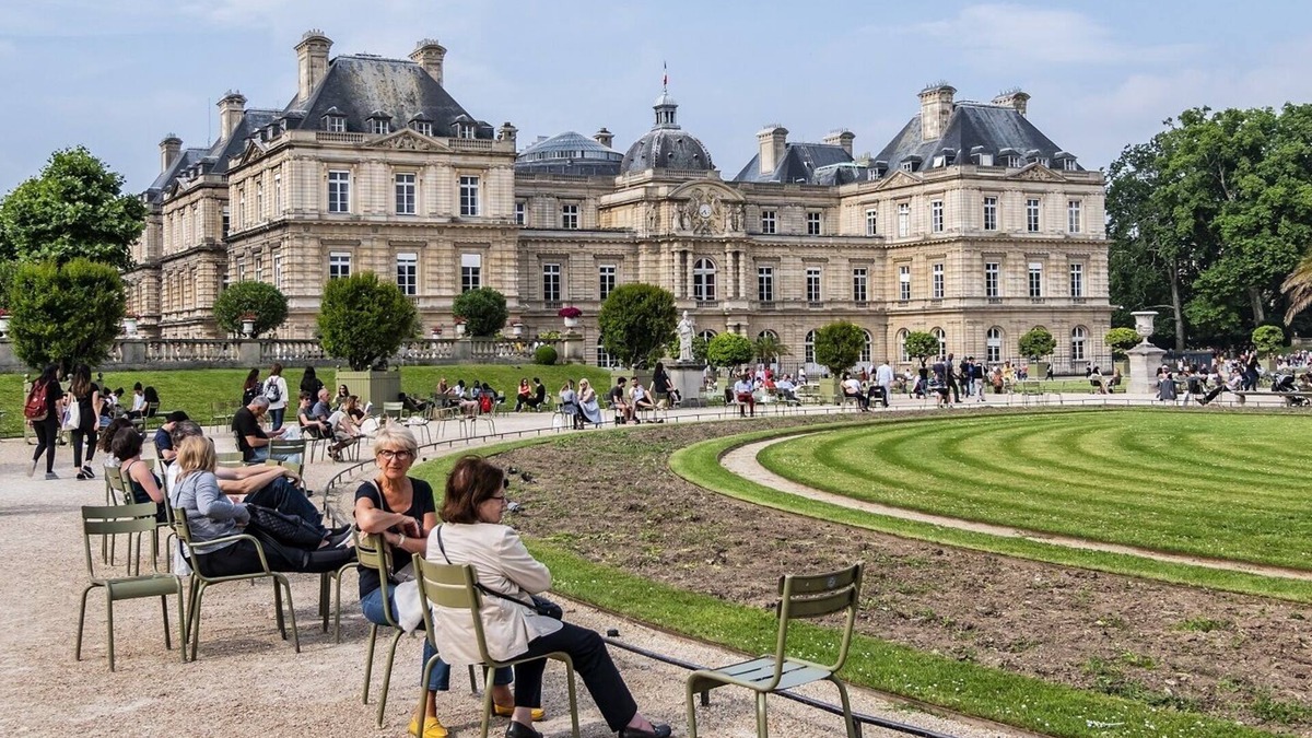 Val-de-Grace Apartment | A PERFECT BLEND OF CLASSIC ELEGANCE & MODERN COMFORT NEXT TO LUXEMBOURG GARDEN
