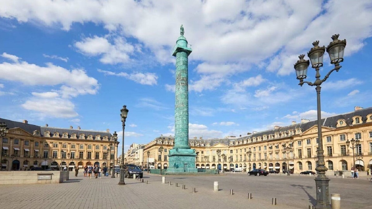Quartier de la Place-Vendome Apartment | A PERFECT BLEND OF HISTORIC PARISIAN CHARM & MODERN COMFORT -ST GEORGE - 3 BEDS