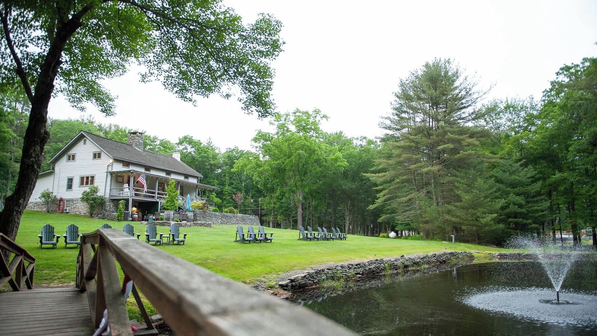 Rowland House | A perfect couples fall getaway