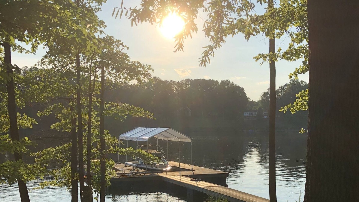 Clarksville House | A Perfect Lake Getaway! Large private dock, covered slip, calm creek, game room!