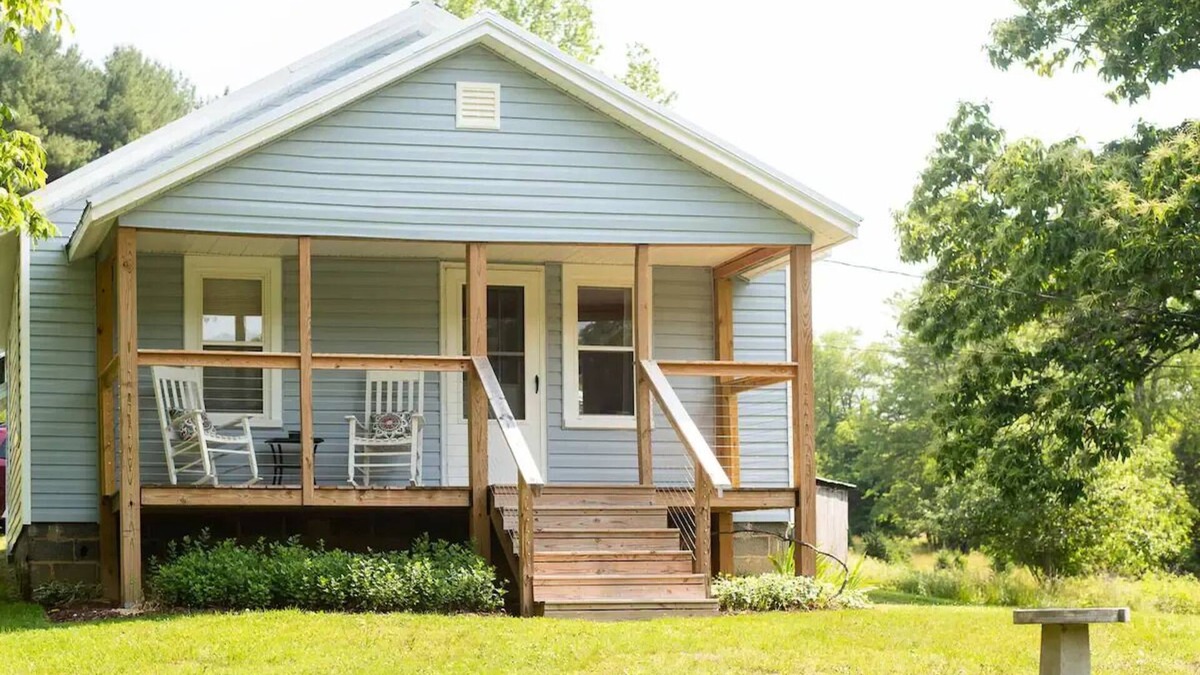 Abingdon Cottage | A perfect romantic getaway! n