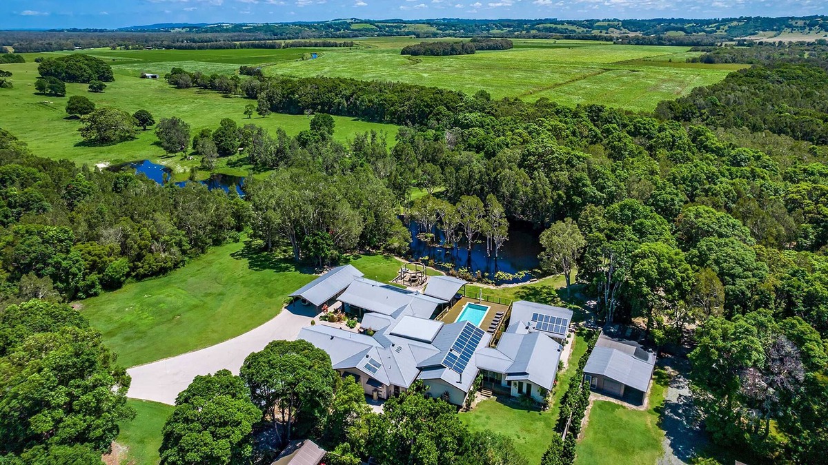 Lennox Head Villa | A PERFECT STAY - Lennox Unique Coastal Retreat