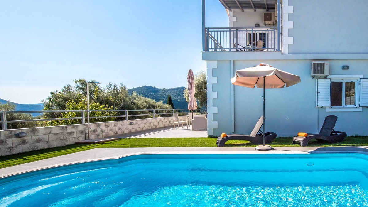 Nidri House | A PERFECT VILLA WITH POOL AND SEA VIEWS IDEAL FOR FAMILIES IN NIDRI, LEFKADA