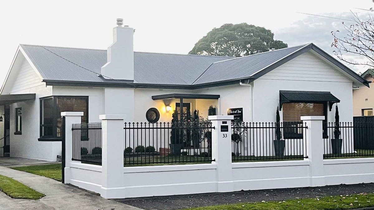 Mount Gambier House | ‘A Place to call “Home” - A Bespoke Getaway with FREE Wi-Fi