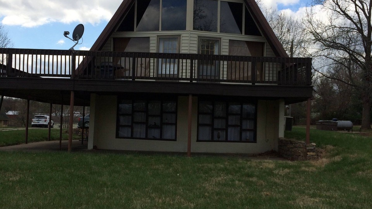 Umber View Heights House | A place to get away from the stress of life