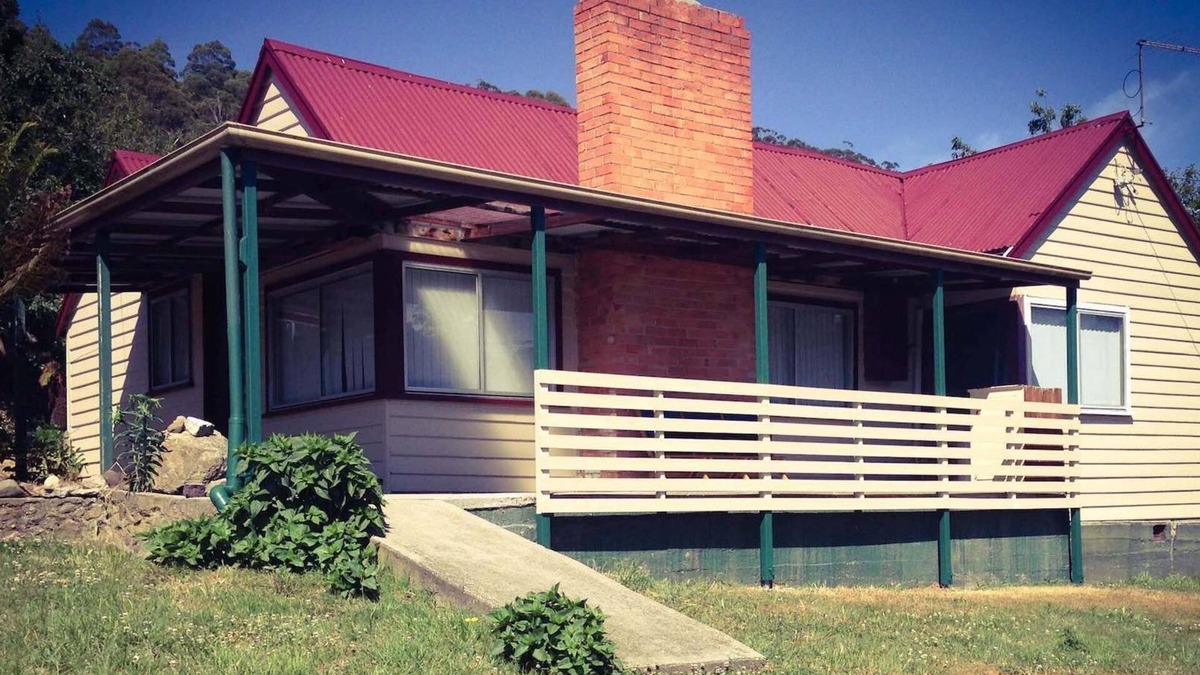 Derby Cottage | A Place To Stay In Derby - mountain biker retreat