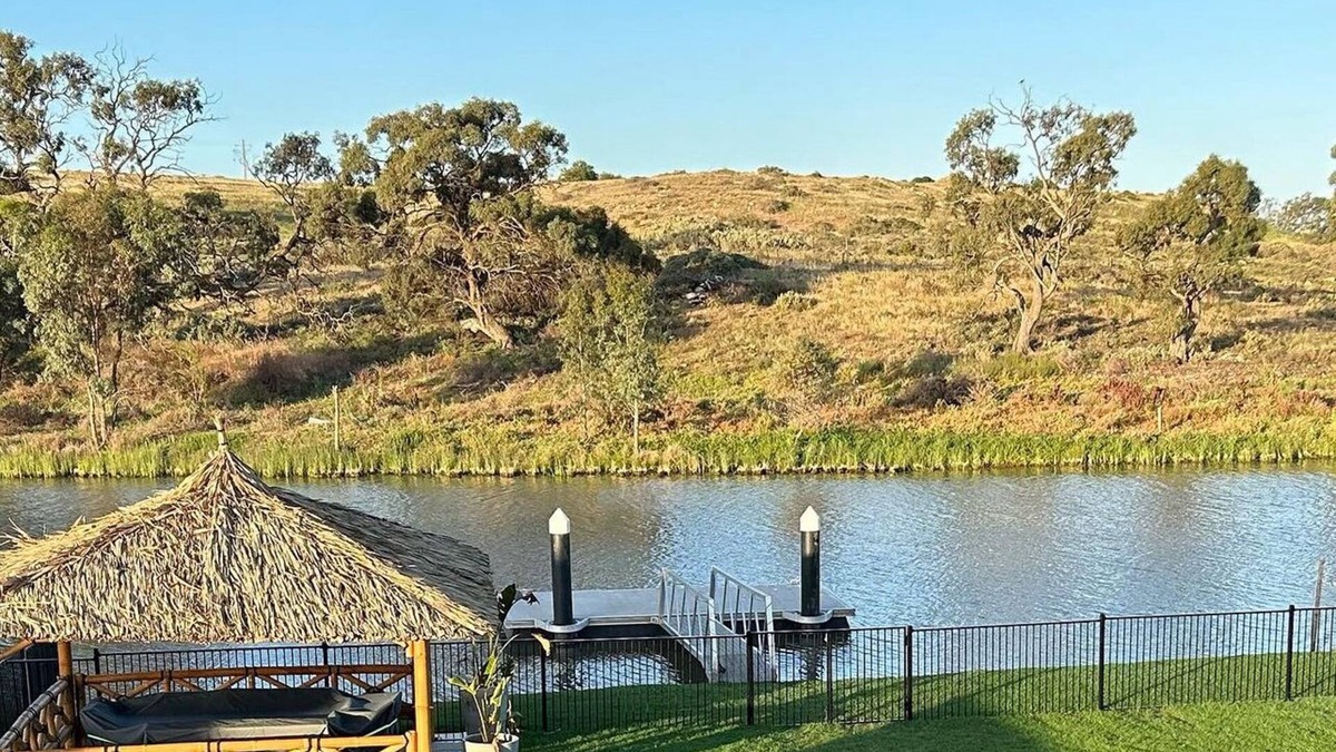 Mannum House | A place where you can relax & unwind enjoying cocktails with family & friends