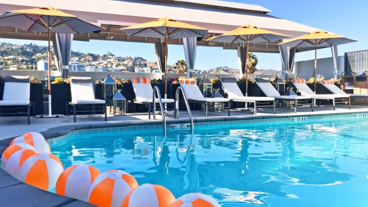 Tri-West Hotel | A Place You'll Surely Enjoy! Onsite Pool, Pet-Friend Property, Parking