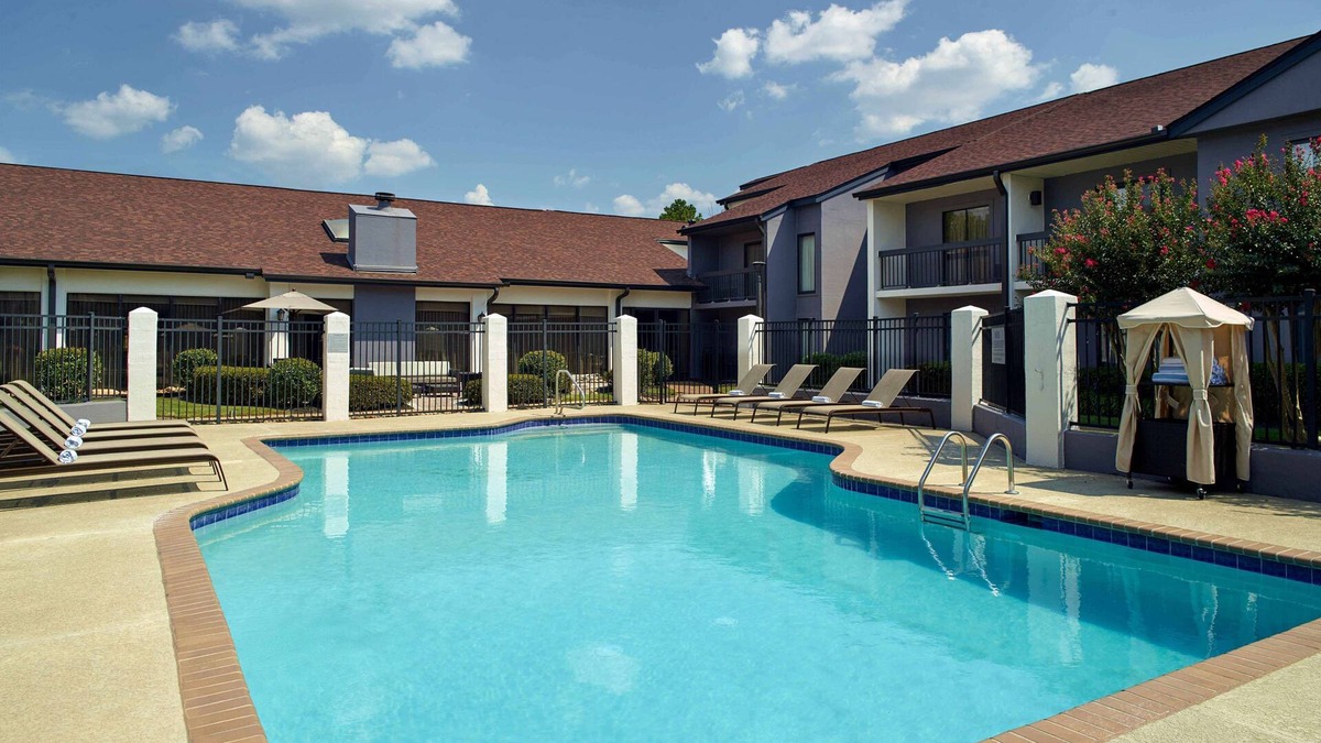 Norcross Hotel | A Place You'll Surely Enjoy! Free Parking, Pets Allowed, Pet-friendly Property