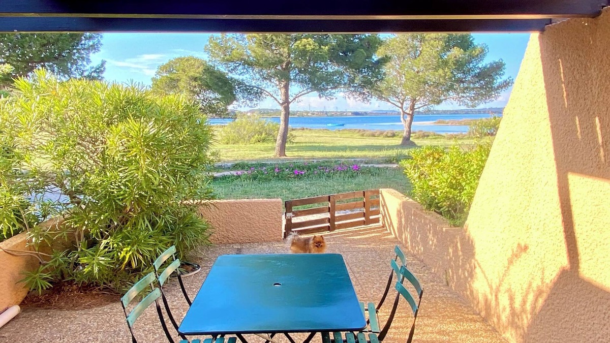 Fitou House | A port Fitou house with direct view of the pond